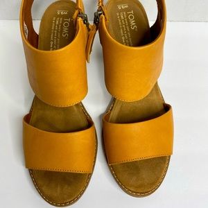 TOMS Tan Suede Tan Open Booties